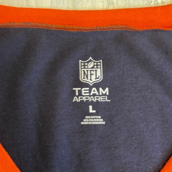 Chicago Bears Navy V-Neck T-Shirt NFL Team Apparel Sz L - Picture 2 of 8